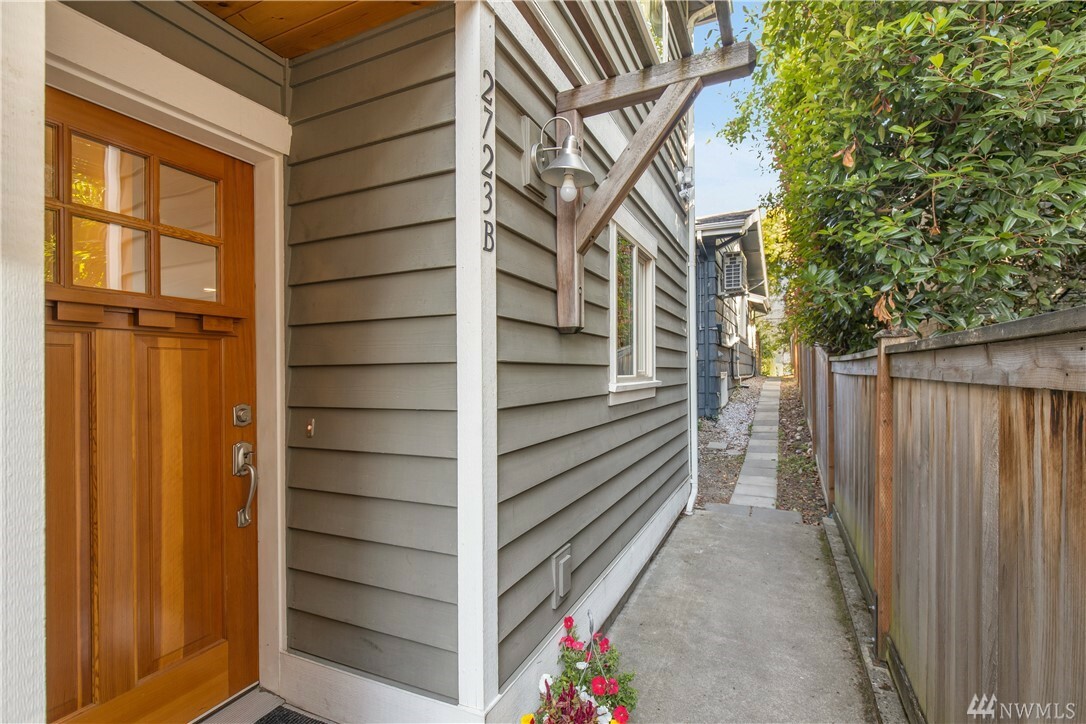 Property Photo:  2723 S Judkins St B  WA 98144 