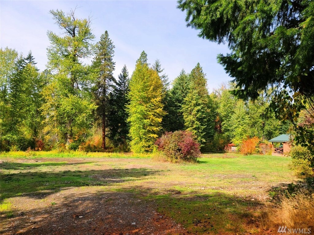 Property Photo:  531 Ermine Lp  WA 98922 