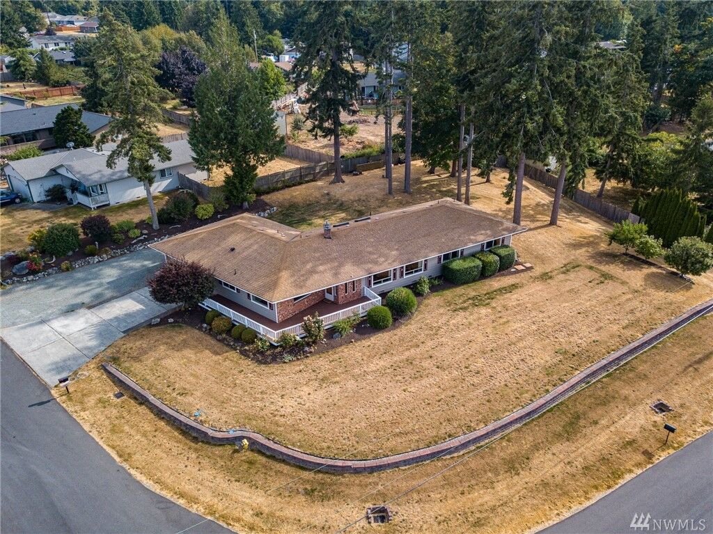 Property Photo:  1864 Edgewood Dr  WA 98282 