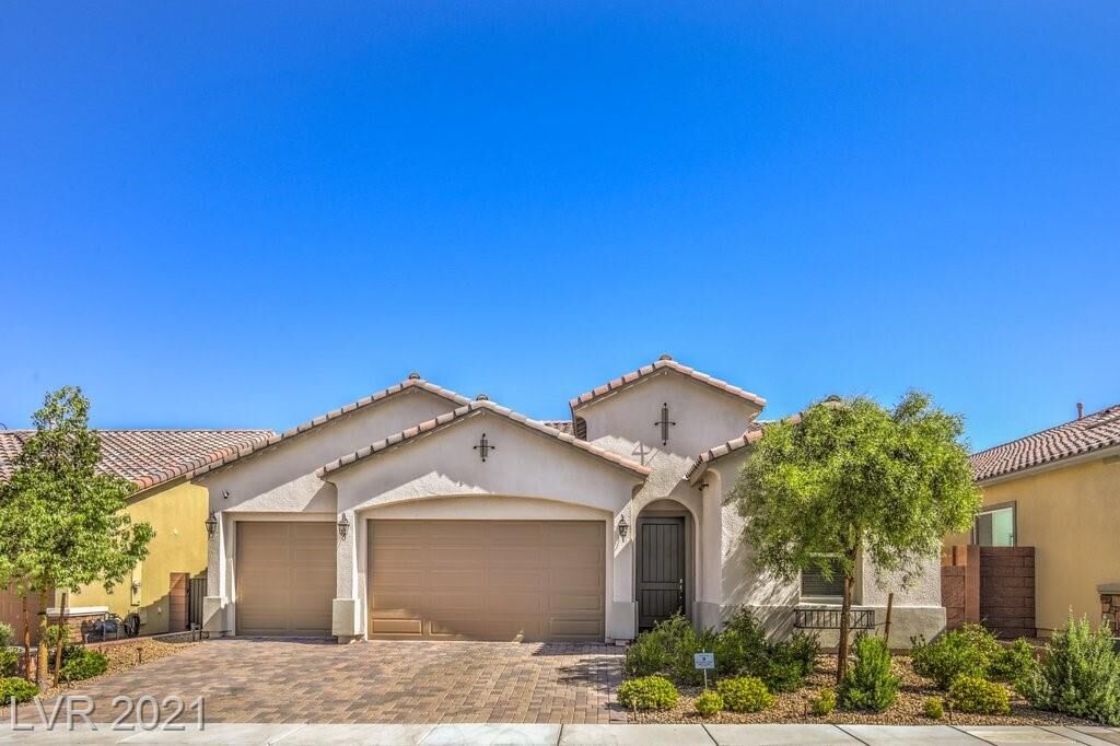 Property Photo: 3088 Porte La Paz Avenue NV 89044