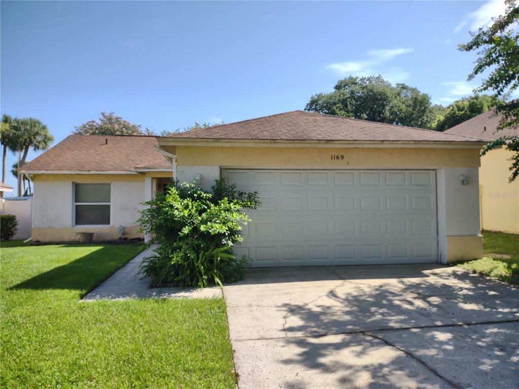 Property Photo: 1169 Crispwood Court FL 32703