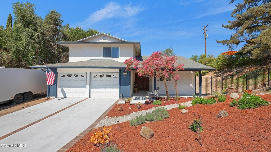 Property Photo:  650 Hudspeth Street  CA 93065 