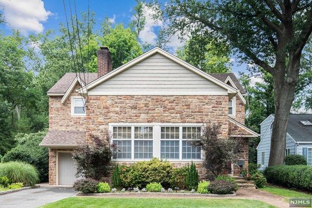 Property Photo:  60 Enclosure Street  NJ 07110 