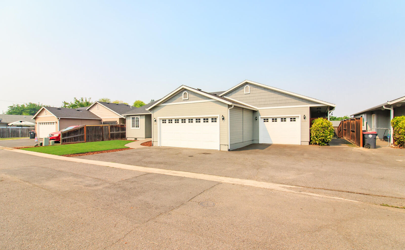 Property Photo:  1923-1925 Roberts Road  OR 97504 