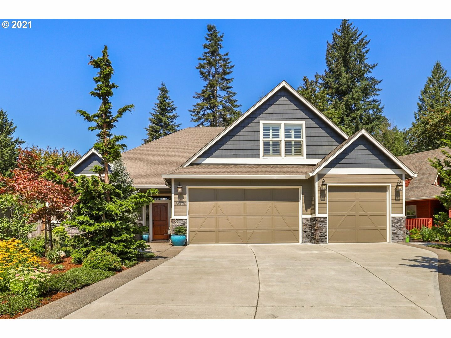 Property Photo:  15200 NE 5th Ct  WA 98685 