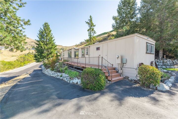 Property Photo: 680 Golf Course Road WA 98816