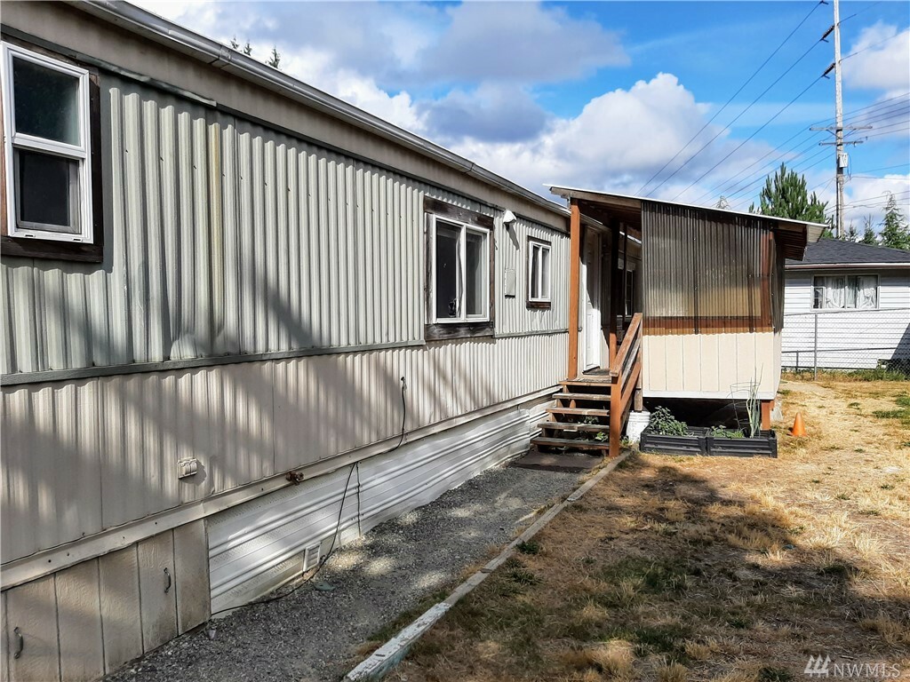 Property Photo:  4250 Olympic Dr W  WA 98312 