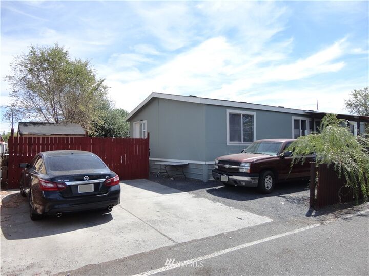 Property Photo: 901 N Grape Drive 35 WA 98837