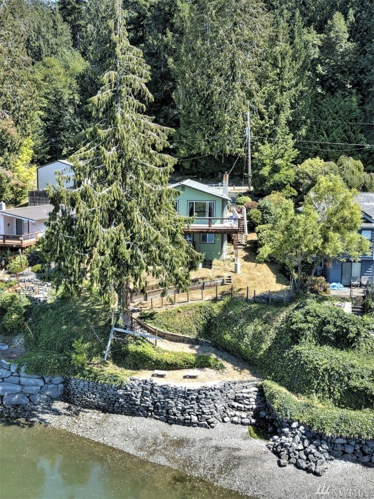 Property Photo:  1561 E Beaver Ave  WA 98584 