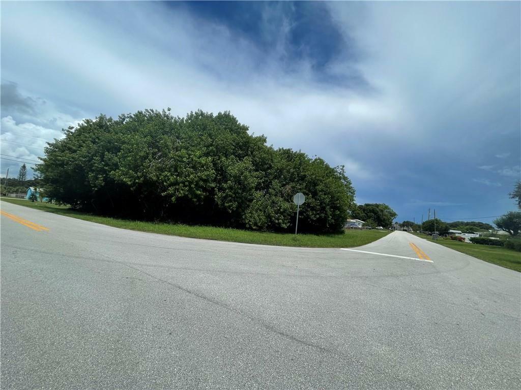 Property Photo:  2359 3rd Avenue SE  FL 32962 