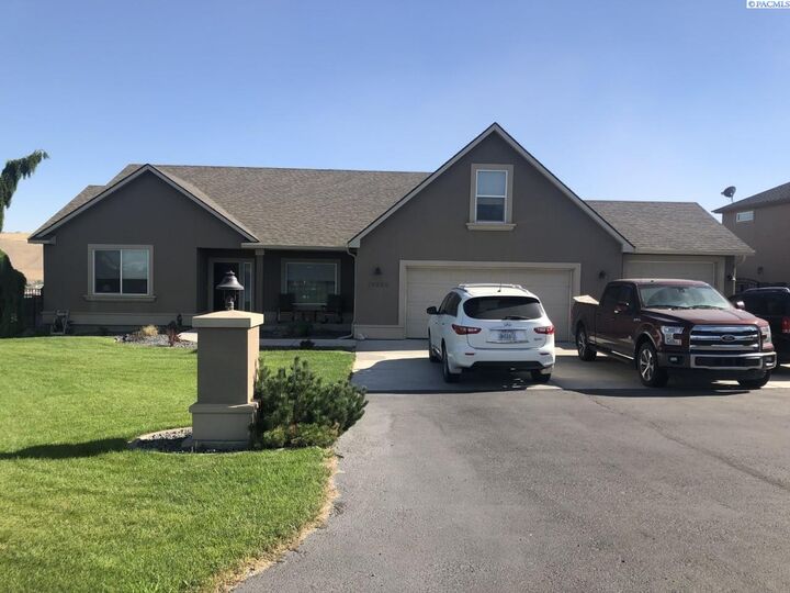 16926 S Fairview  Kennewick WA 99338-8350 photo
