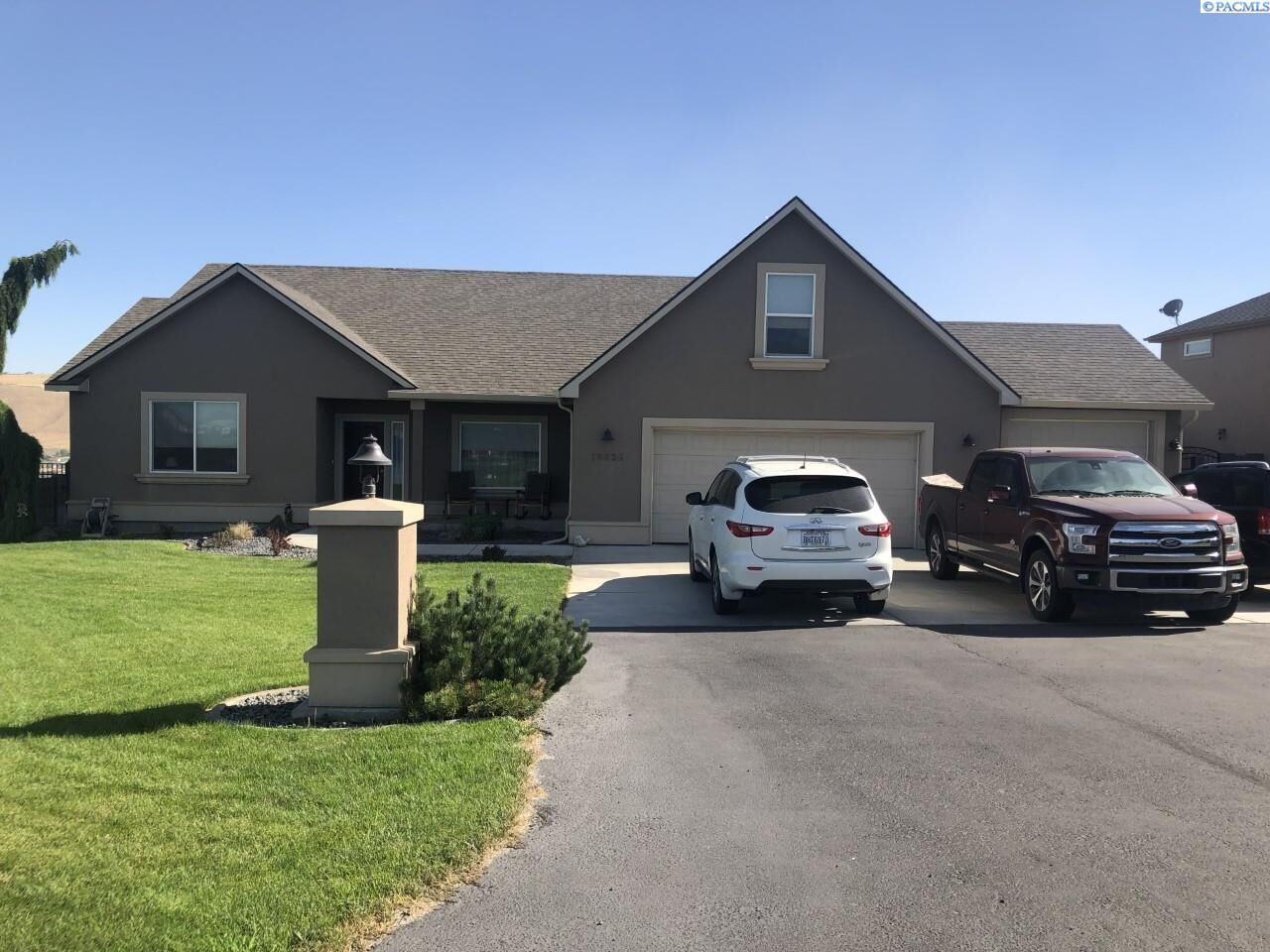 Property Photo: 16926 S Fairview WA 99338-8350