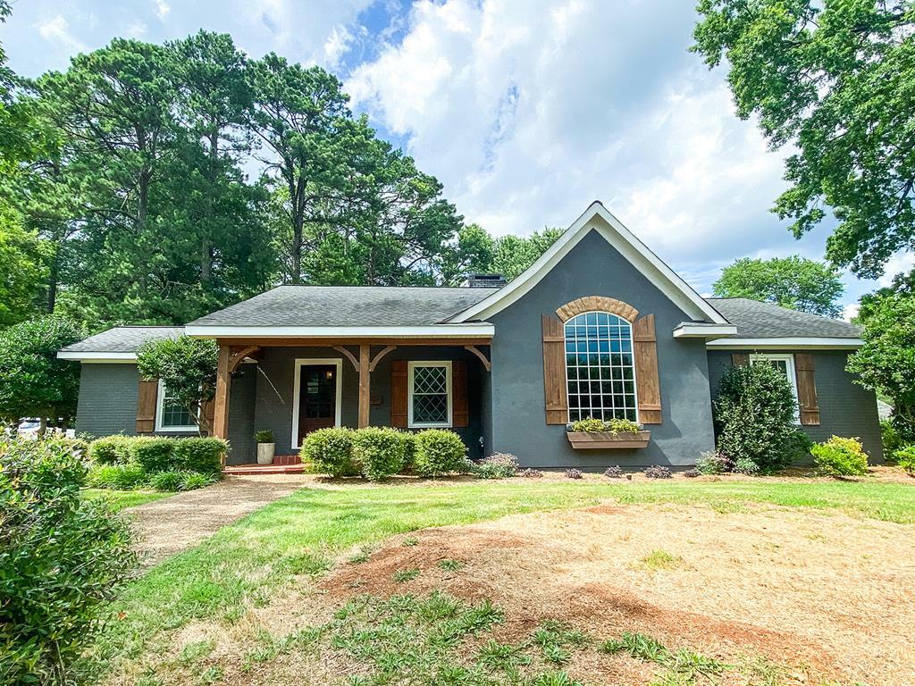 Property Photo:  704 Walnut Avenue  GA 30720 