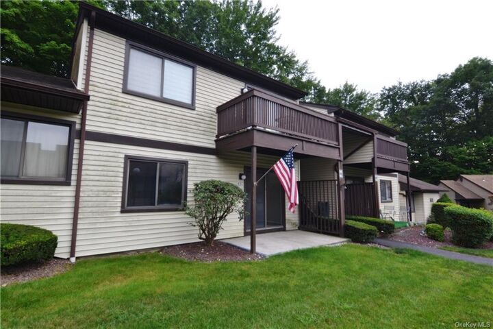 65 Independence Court C  Yorktown Heights NY 10598 photo