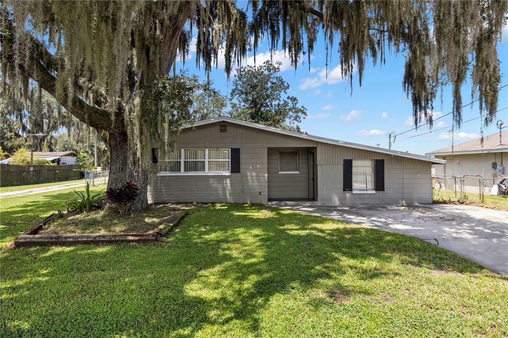 Property Photo:  218 Dennis Ave  FL 33880 