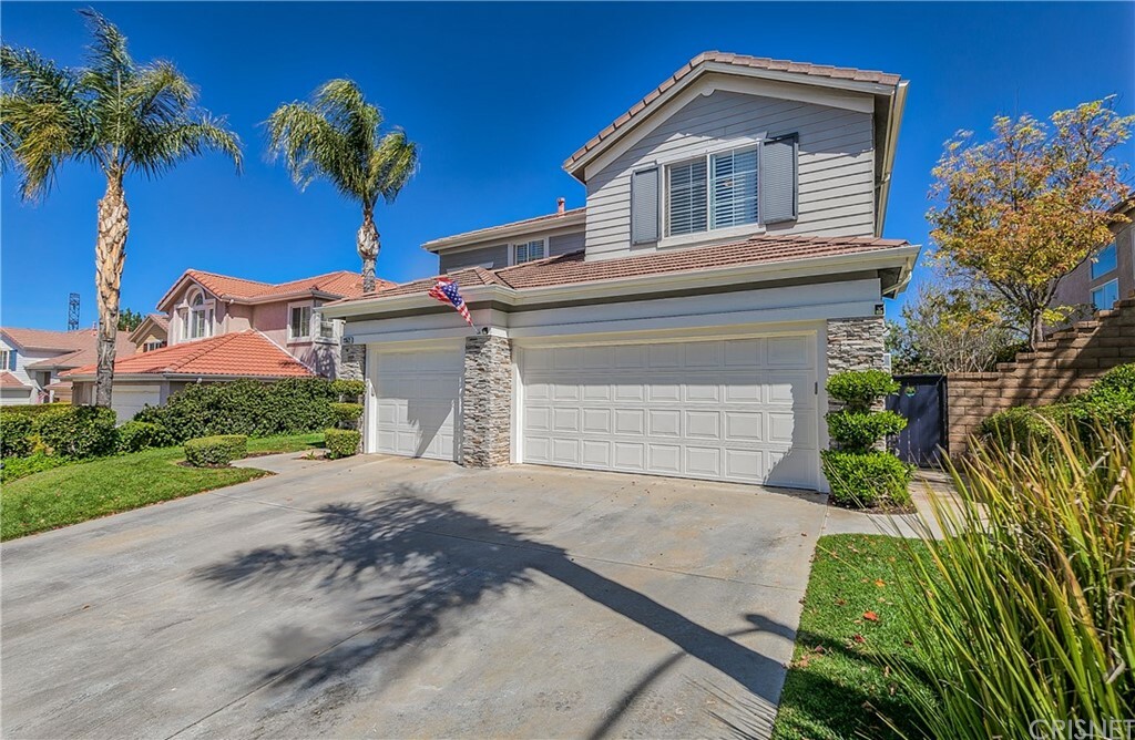 Property Photo:  23521 Summerglen Place  CA 91354 