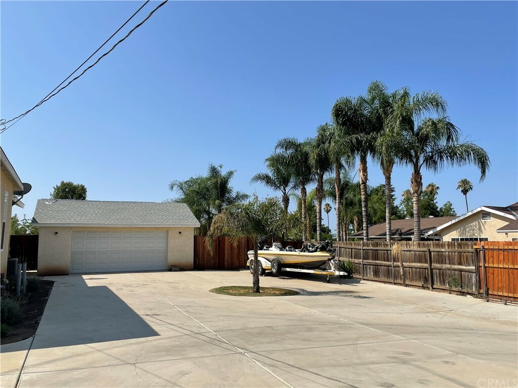 Property Photo: 121 County Line Rd. CA 92320