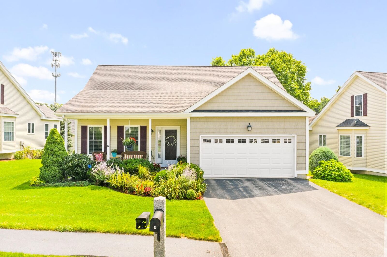 Property Photo:  6 Blanchard Lane  NH 03054 