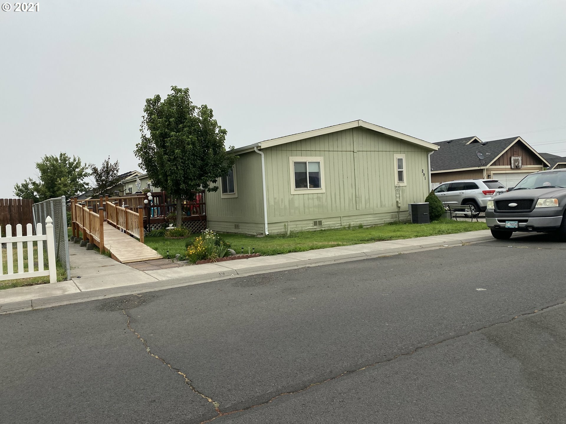 Property Photo:  291 Bridgeport Ave  OR 97882 
