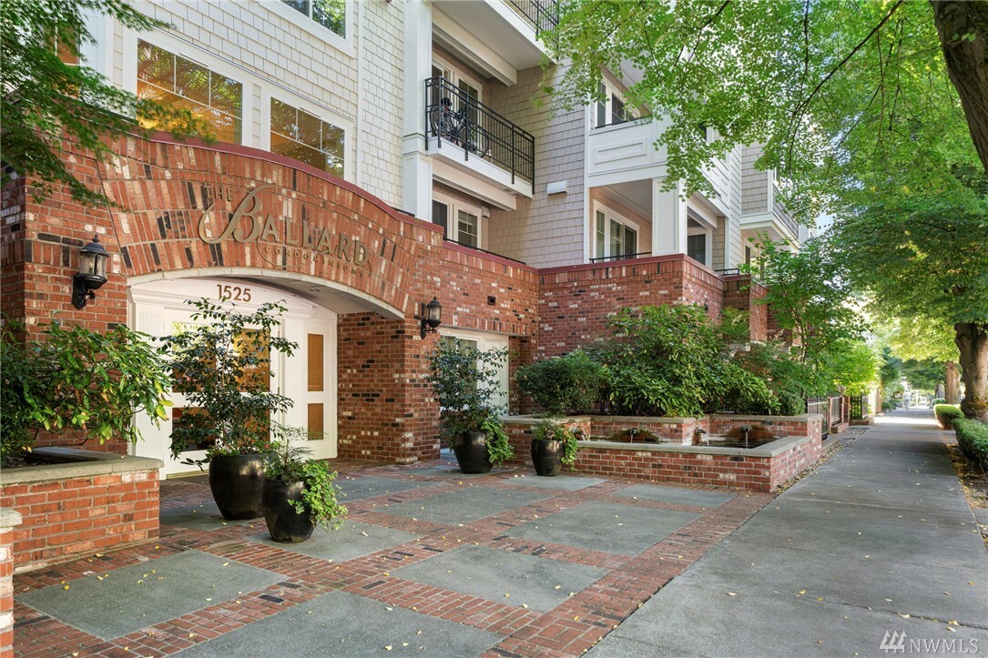 Property Photo:  1525 NW 57th St 502  WA 98107 