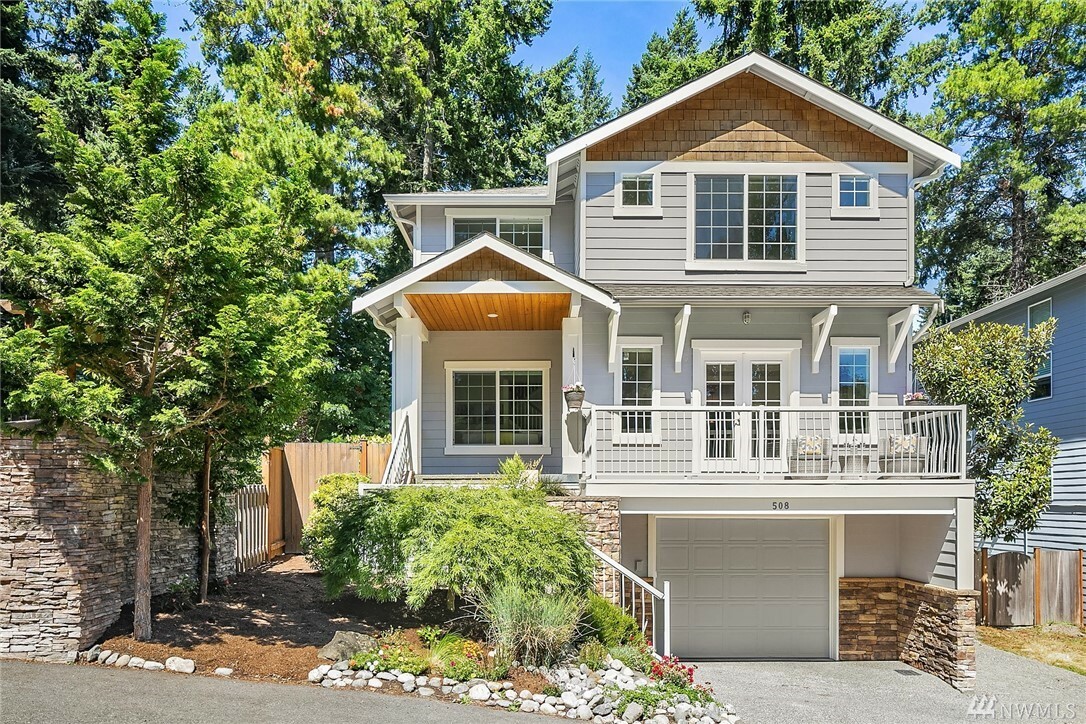 Property Photo:  508 N 180th St A  WA 98133 