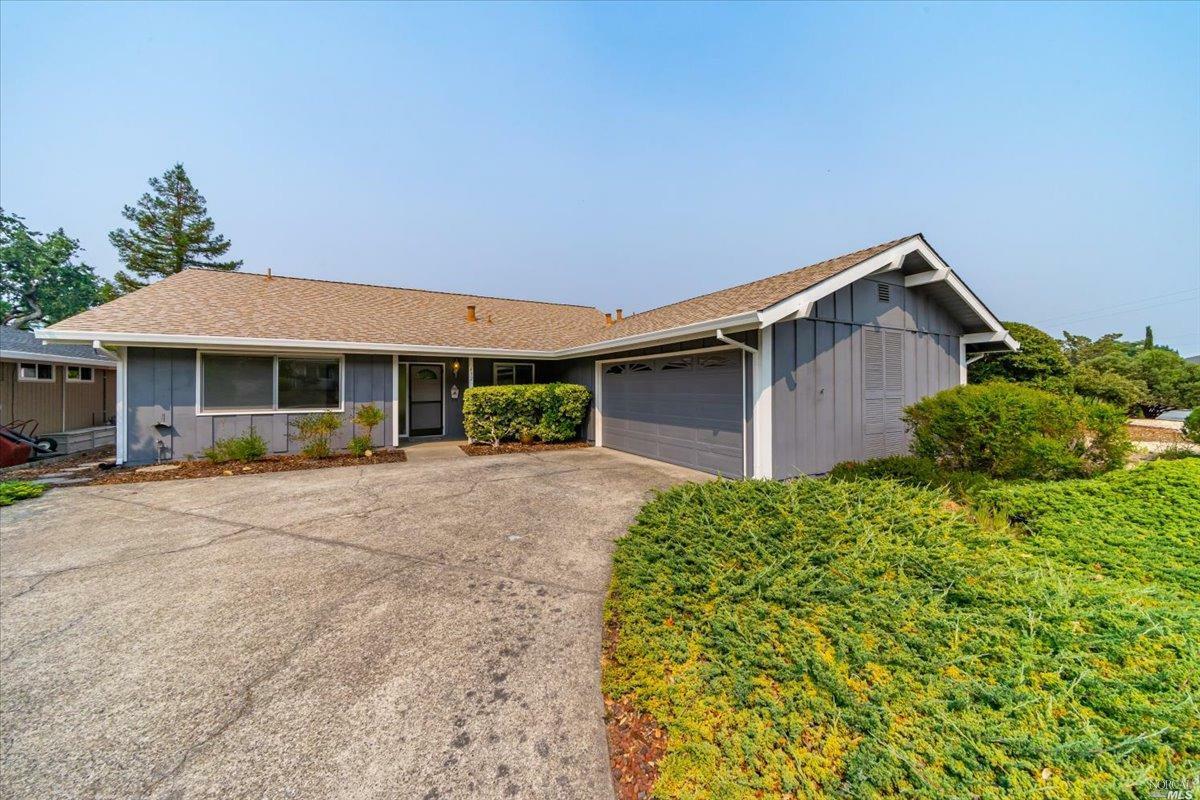 Property Photo: 432 Deerfield Circle CA 95409