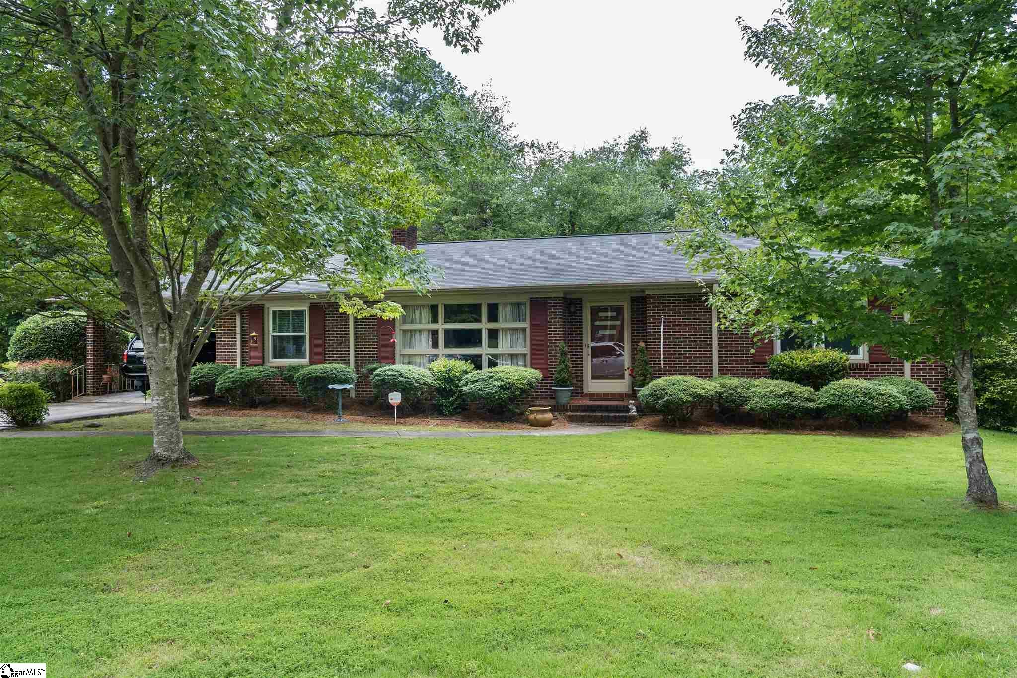 Property Photo:  107 Kent Place  SC 29307 