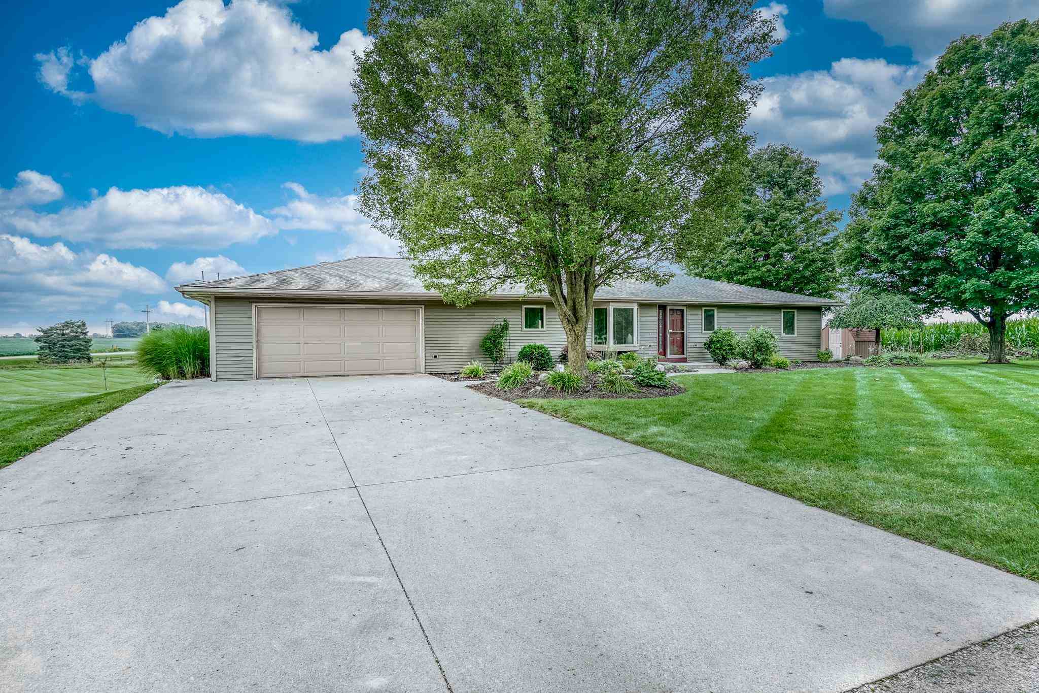 Property Photo: 3132 County Road 427 IN 46793