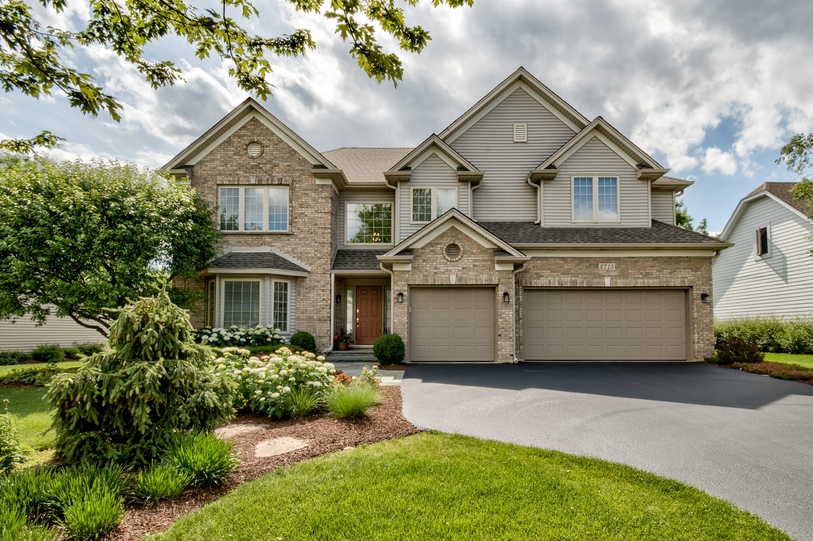 Property Photo: 2715 Salix Circle IL 60564
