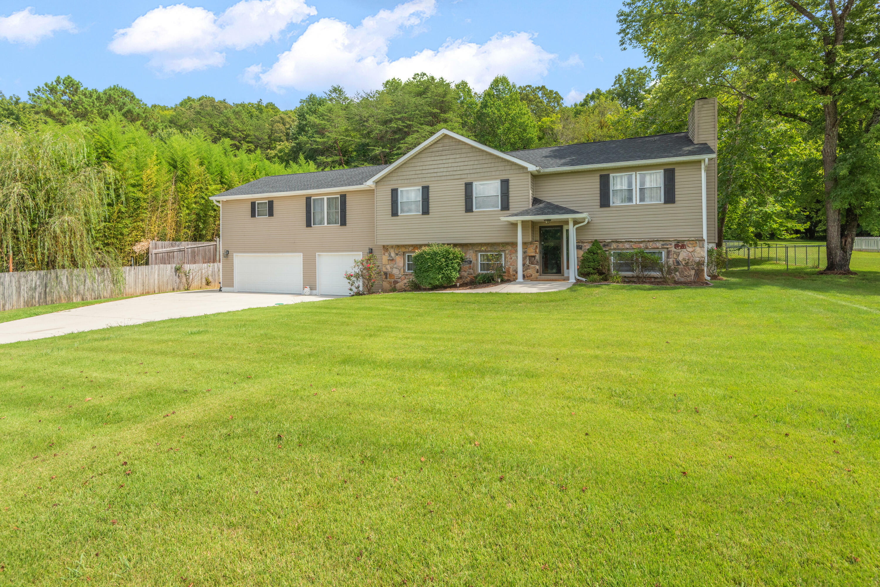 Property Photo:  228 Foxfire Lane  TN 37763 