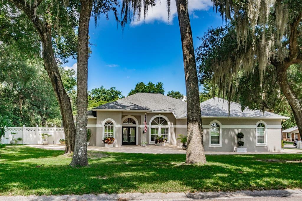 Property Photo:  11508 River Country Drive  FL 33569 