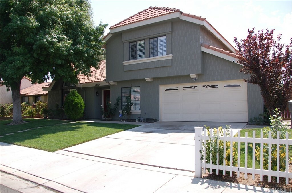 Property Photo:  5102 Cantlewood Drive  CA 93552 