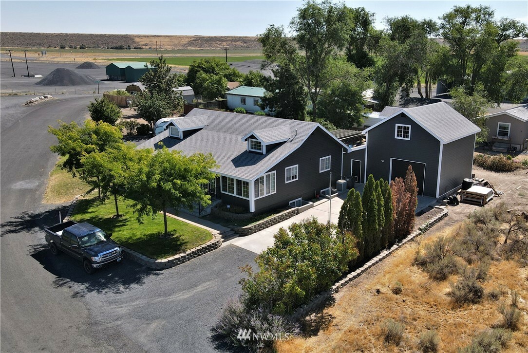 Property Photo: 10469 Northern Avenue NE WA 99115
