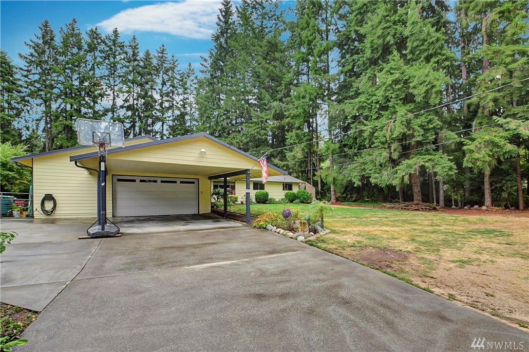 Property Photo:  9527 Paradise Lake Rd  WA 98296 