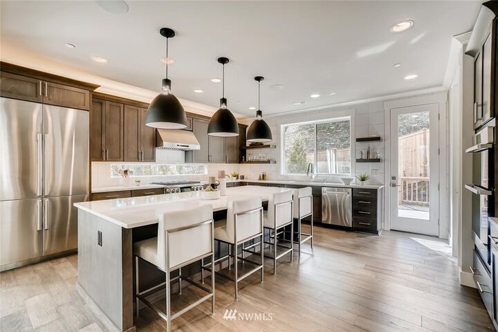 Property Photo:  463 Foothills Drive NW  WA 98027 