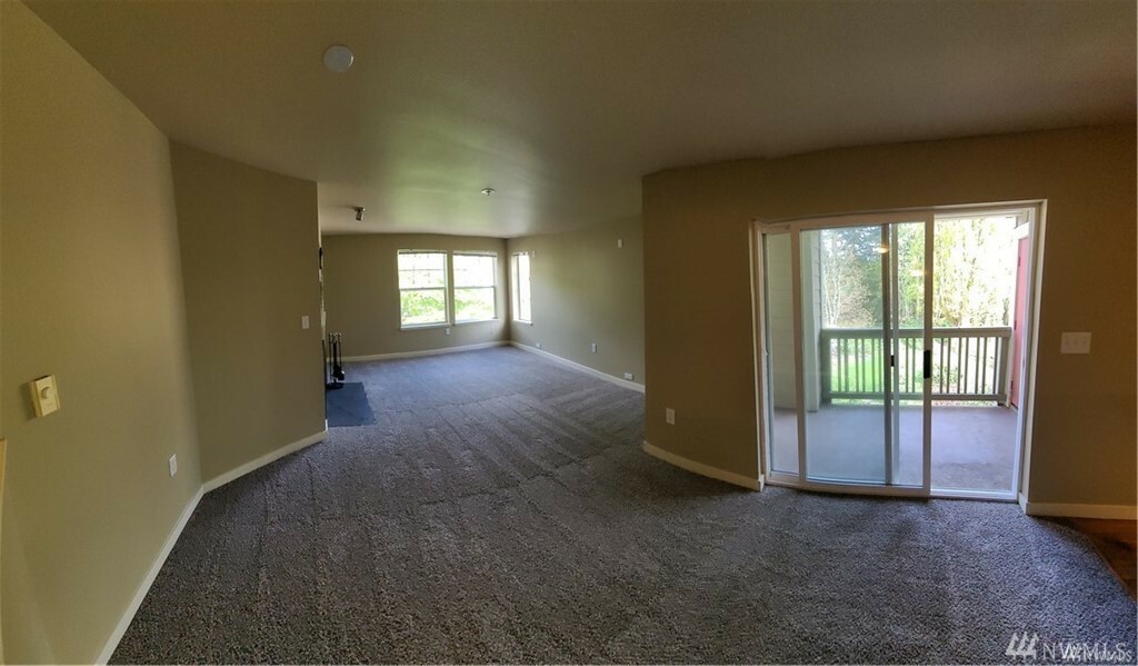 Property Photo:  7711 NE 175th St E201  WA 98028 