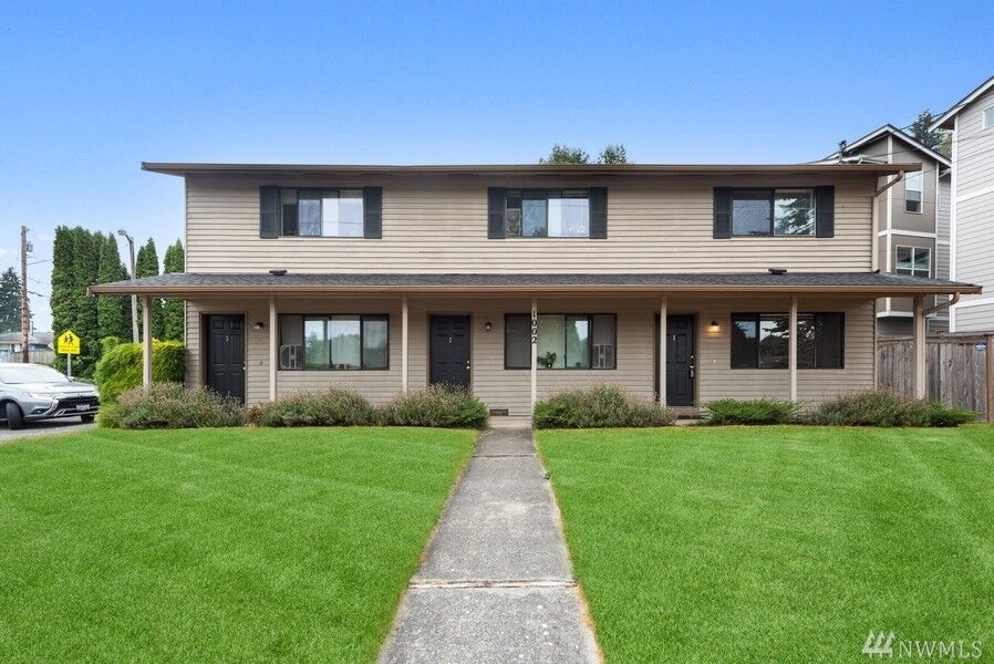 Property Photo:  1002 Maple Ave  WA 98290 