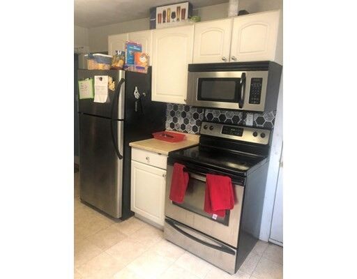 Property Photo: 5 Hampden St 1C MA 01609