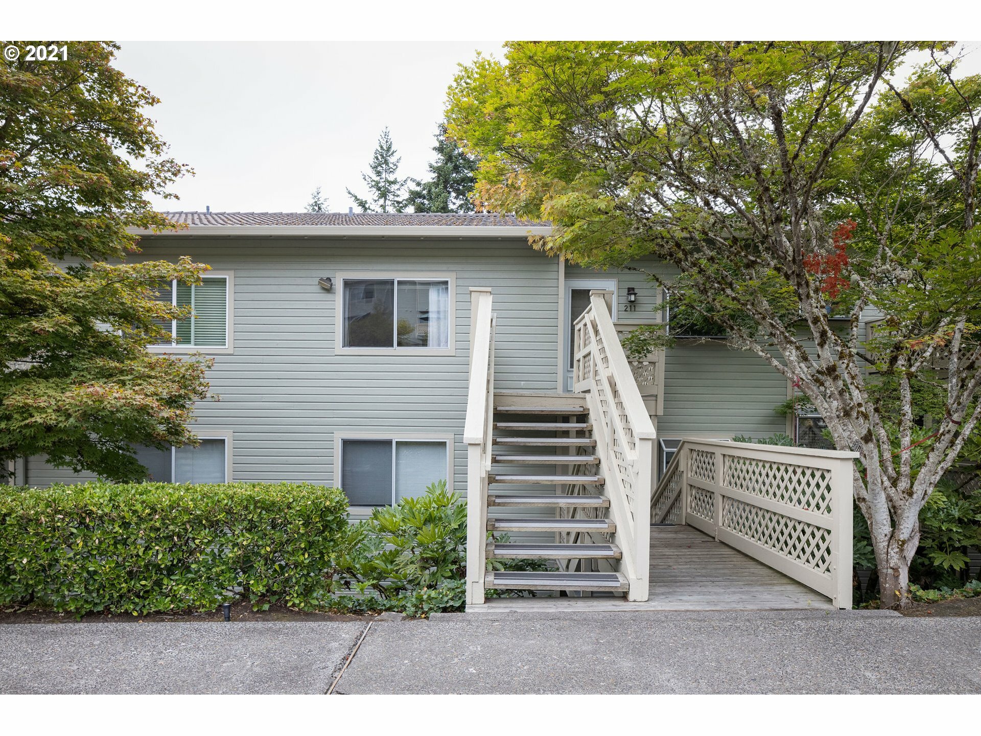 3433 McNary Pkwy 211  Lake Oswego OR 97035 photo