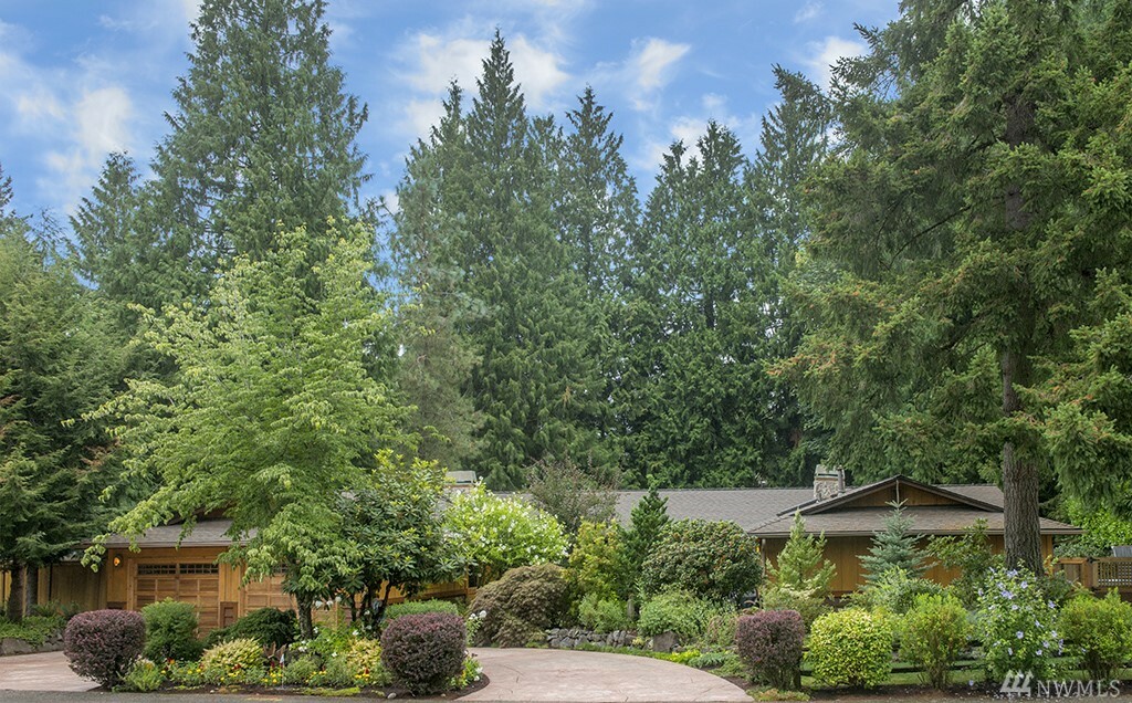 Property Photo:  21660 SE 33rd Place  WA 98075 