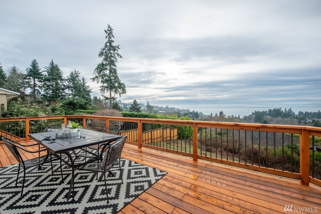 Property Photo:  1013 NW Richmond Beach Rd  WA 98177 