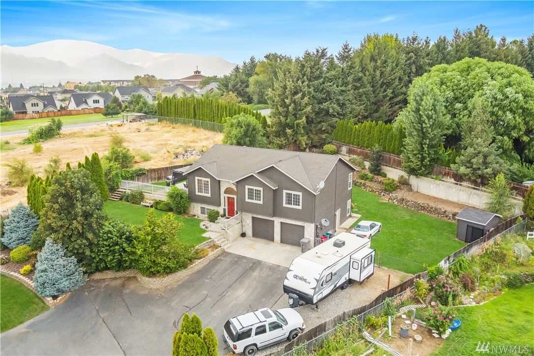 Property Photo:  532 S Lyle Ave  WA 98802 