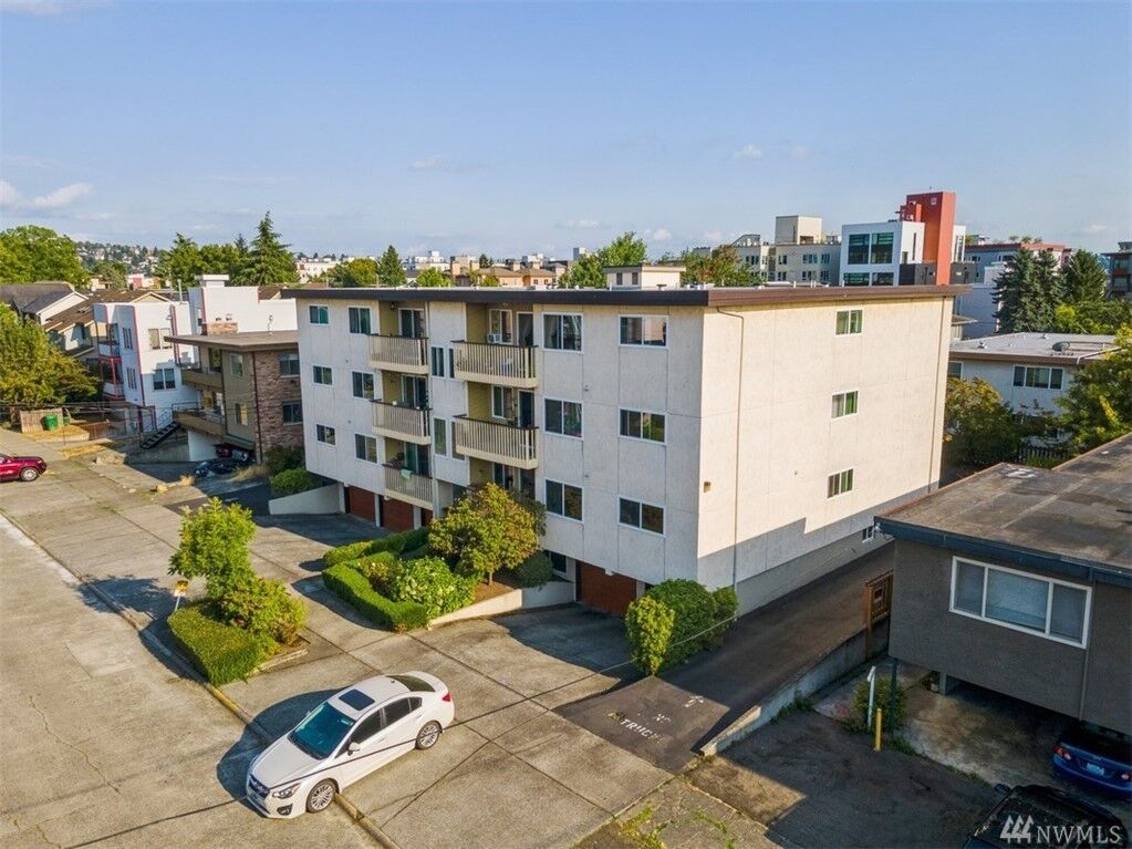 Property Photo:  2031 NW 59th St 202  WA 98107 