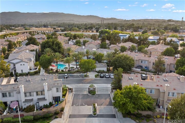 Property Photo: 25410 Parkwood Lane CA 91350