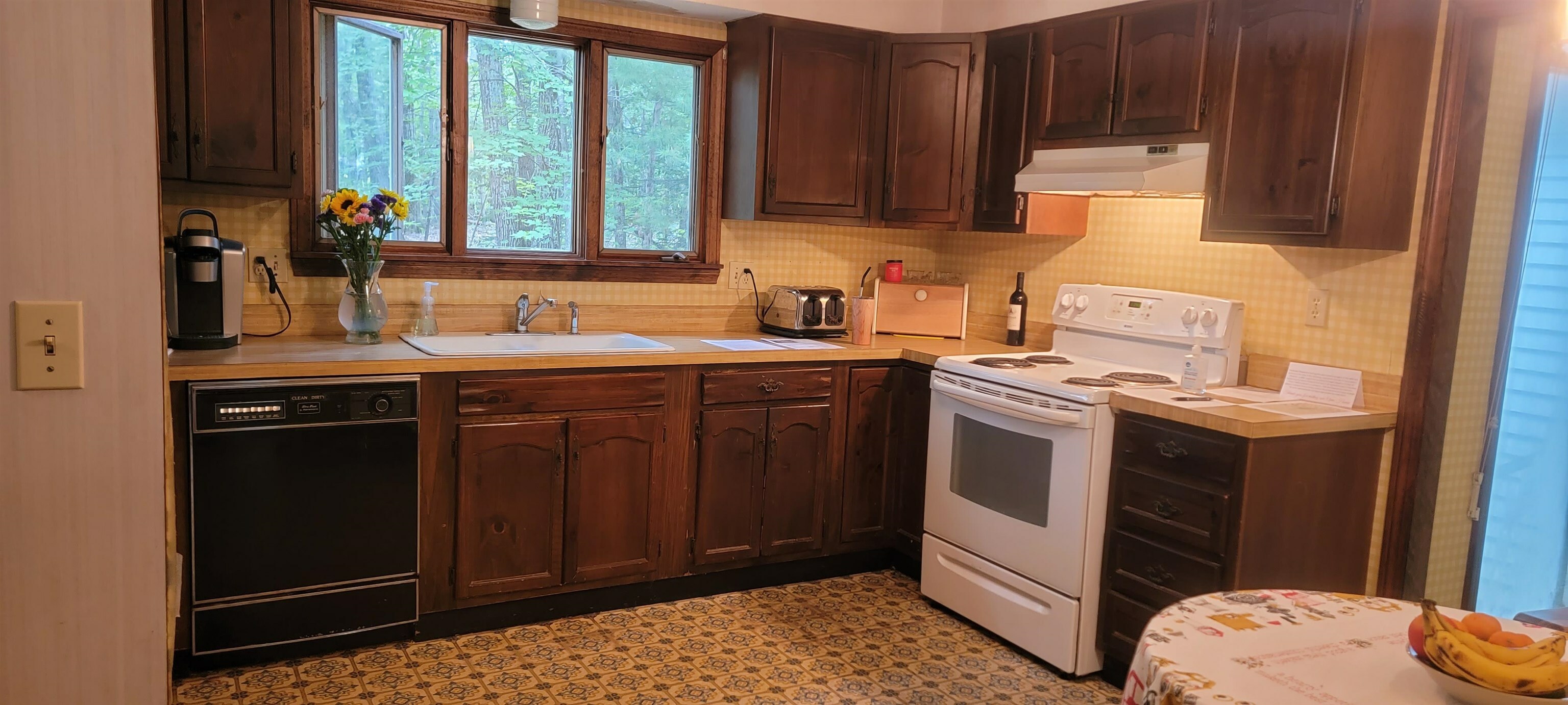Property Photo: 9 Heritage Circle NH 03051