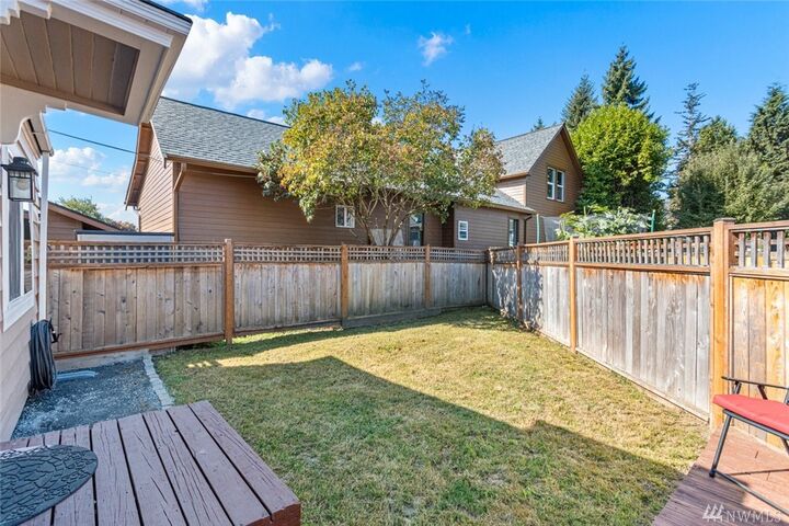 Property Photo: 1927 Rainier Ave WA 98201