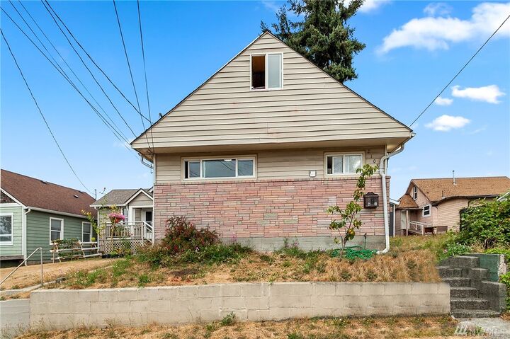 Property Photo:  2108 7th St  WA 98312 