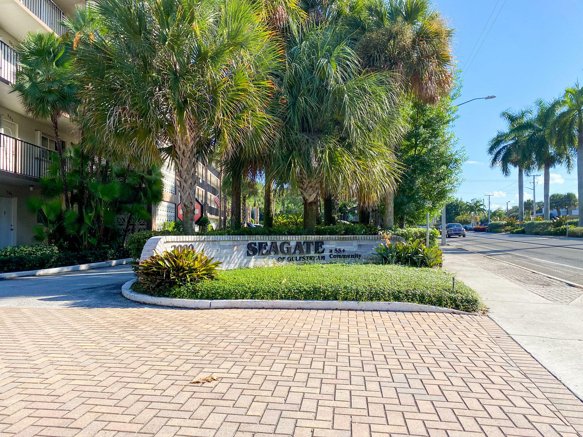 Property Photo: 2016 S Federal Highway 103 FL 33435