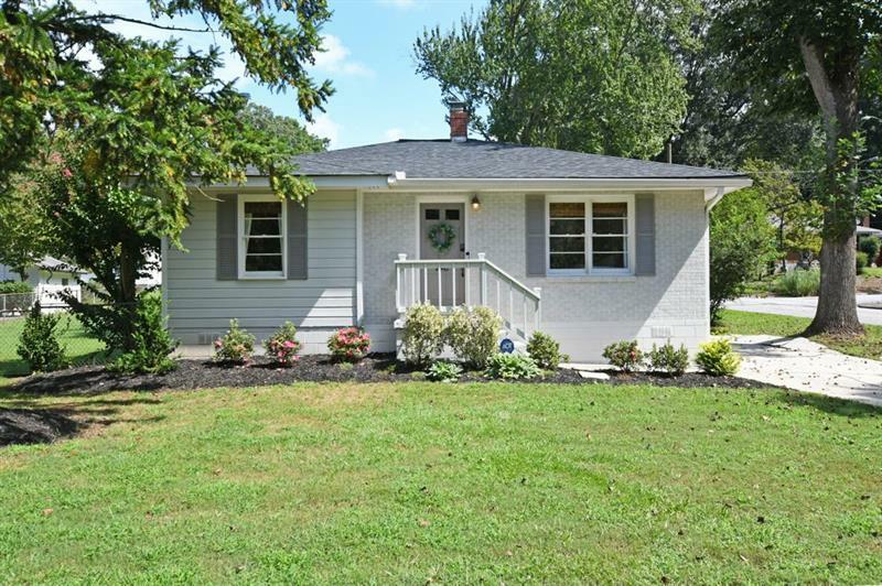 Property Photo: 1047 Pinehurst Drive SE GA 30080
