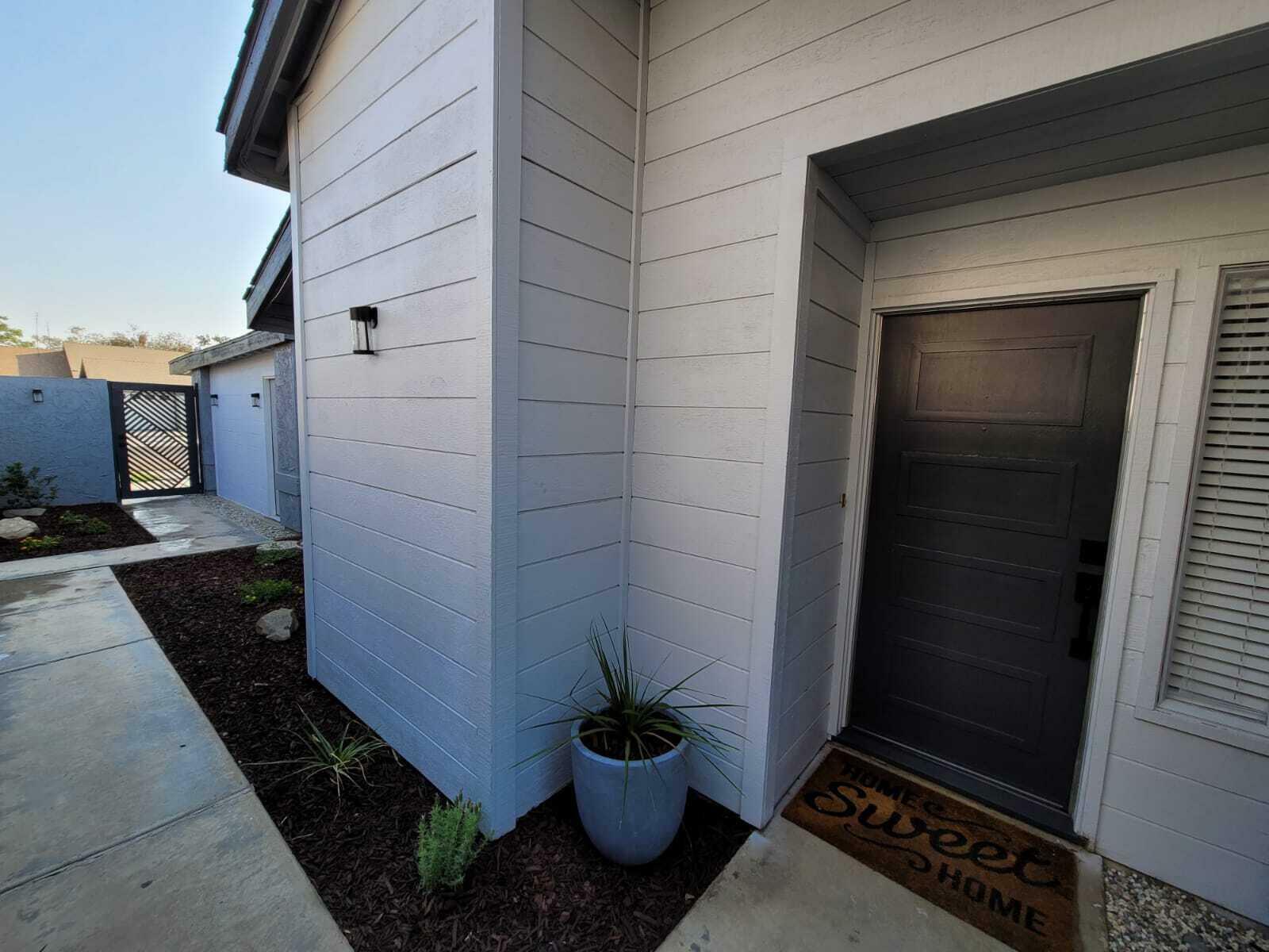 Property Photo:  732 E Harold Avenue  CA 93292 